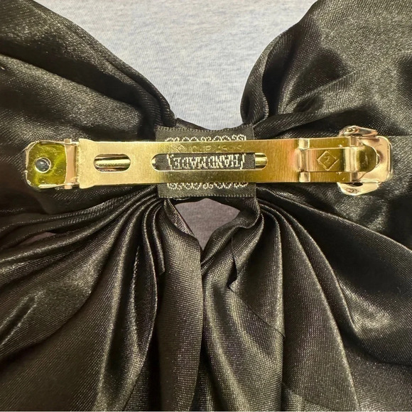 Large  Satin Bow Hairclip - Picture 11 of 12